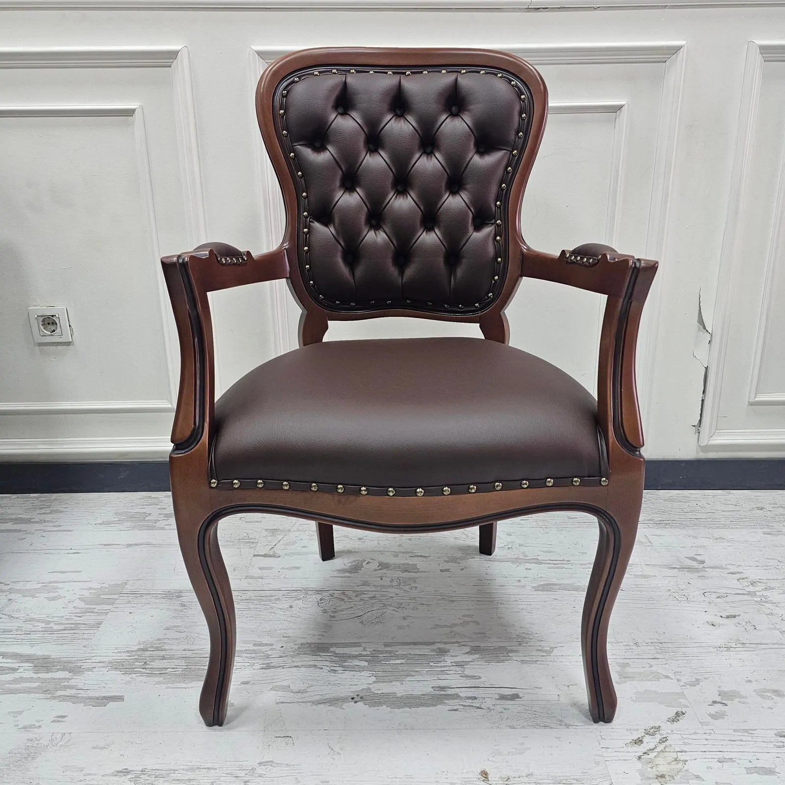 HASAGAÇ Arden Classic Armchair - Luxury Wooden, Quilted Comfortable